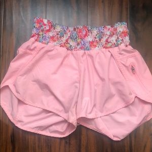 Lululemon tracker shorts pink